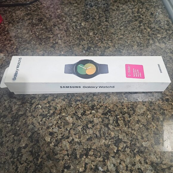 Galaxy Watch 5 Samsung R905u - Picture 2 of 6